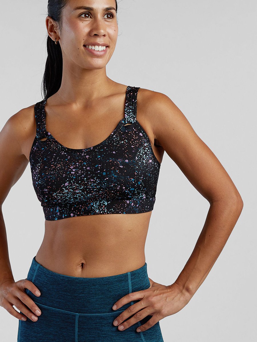 bra_3reasons_stock Model in 3 Reasons bra