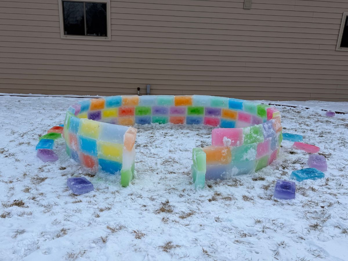 BuildanIceIgloo (7) The base of a colored ice block igloo.